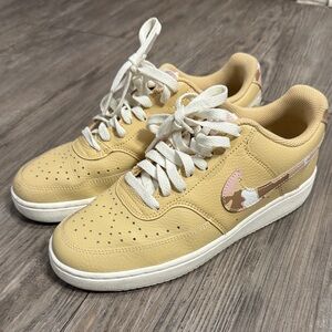 Nike Women’s Sneakers